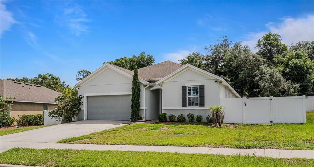 For Sale: $385,000 (4 beds, 2 baths, 1972 Square Feet)