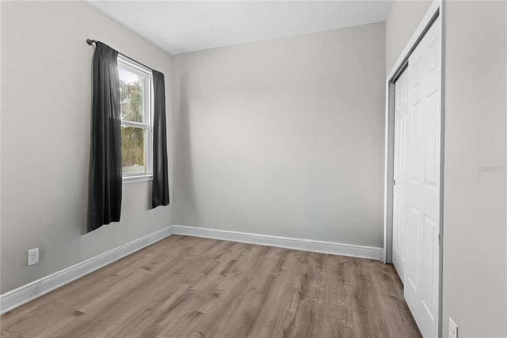 For Sale: $385,000 (4 beds, 2 baths, 1972 Square Feet)