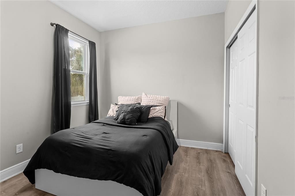 For Sale: $385,000 (4 beds, 2 baths, 1972 Square Feet)