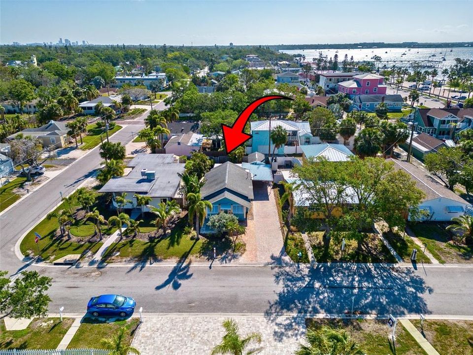 На продажу: $250,000 (0.11 acres)