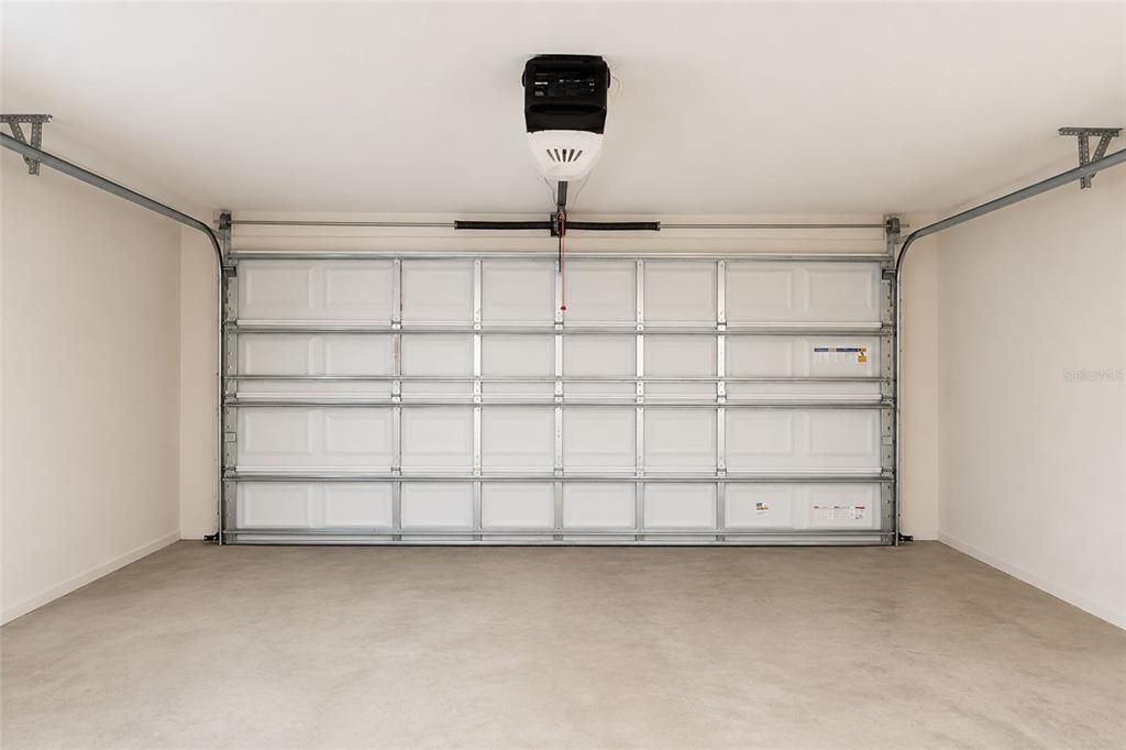 Active With Contract: $419,900 (4 beds, 4 baths, 3190 Square Feet)