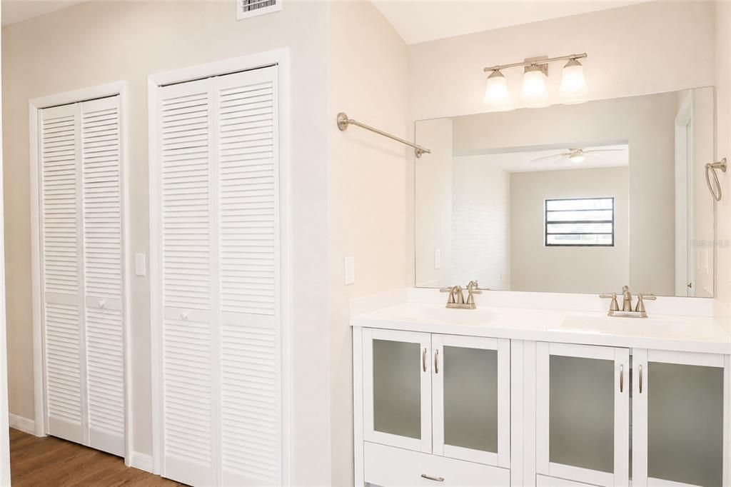 Active With Contract: $419,900 (4 beds, 4 baths, 3190 Square Feet)