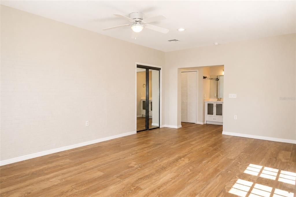 Active With Contract: $419,900 (4 beds, 4 baths, 3190 Square Feet)