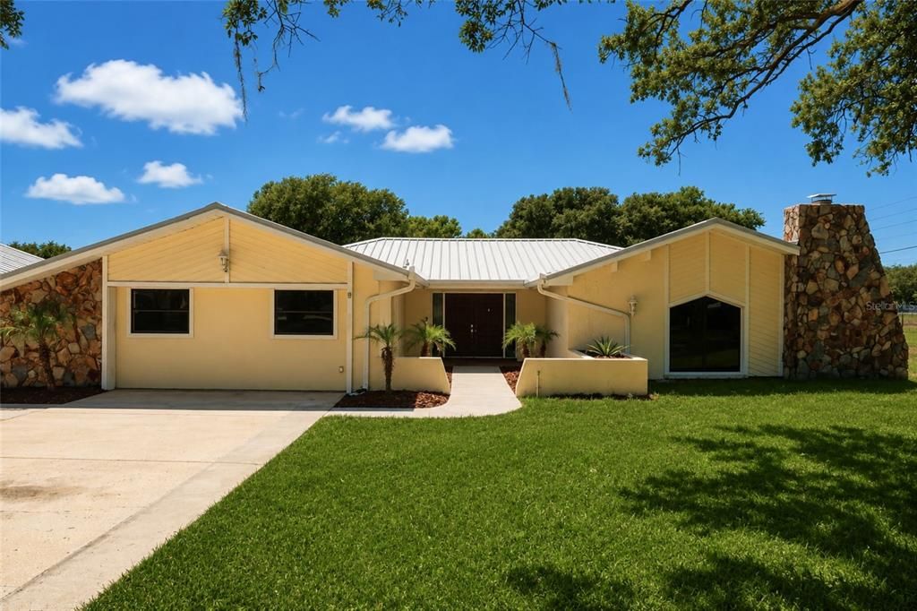 Active With Contract: $419,900 (4 beds, 4 baths, 3190 Square Feet)