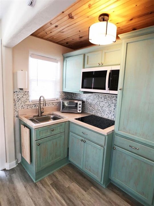 En Venta: $675,000 (2 camas, 2 baños, 800 Pies cuadrados)