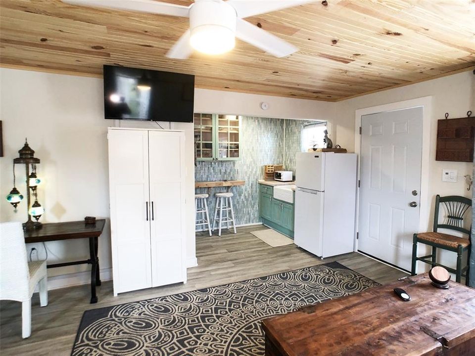 En Venta: $675,000 (2 camas, 2 baños, 800 Pies cuadrados)