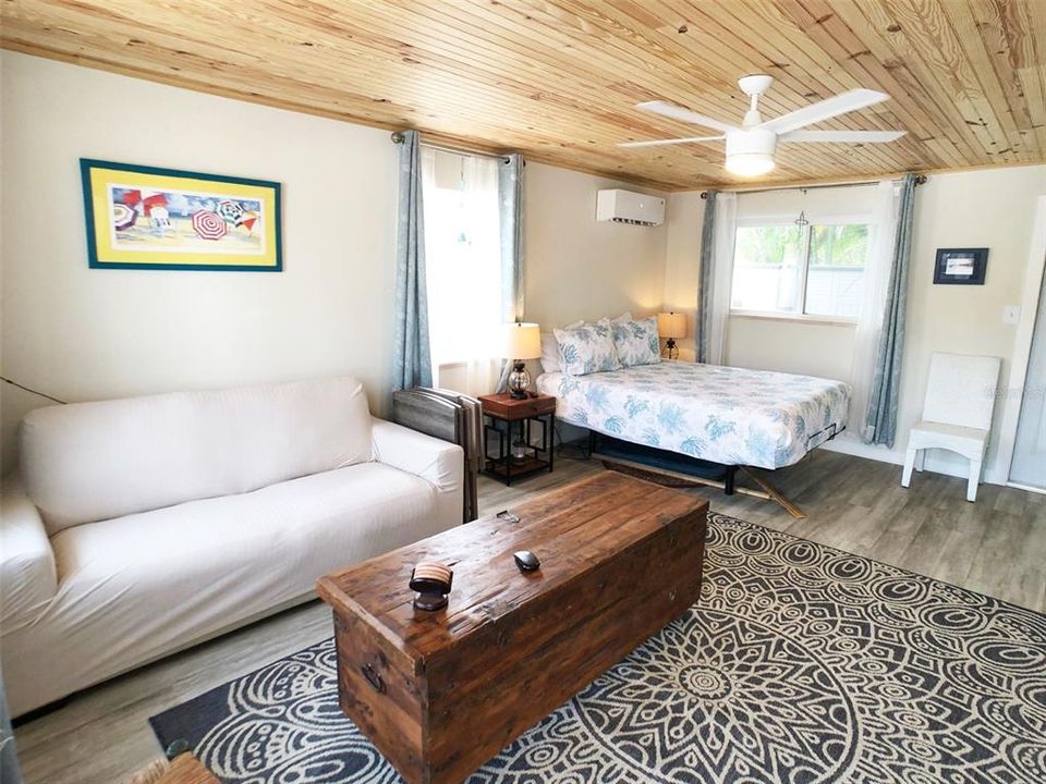 En Venta: $675,000 (2 camas, 2 baños, 800 Pies cuadrados)
