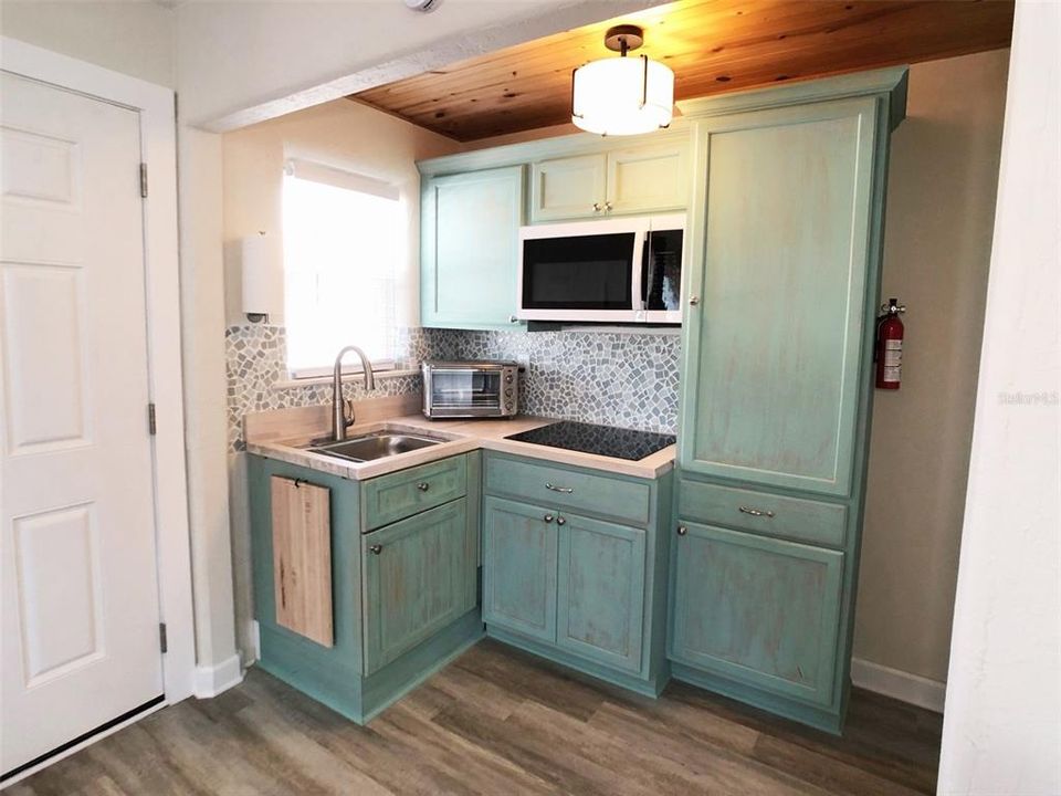 En Venta: $675,000 (2 camas, 2 baños, 800 Pies cuadrados)