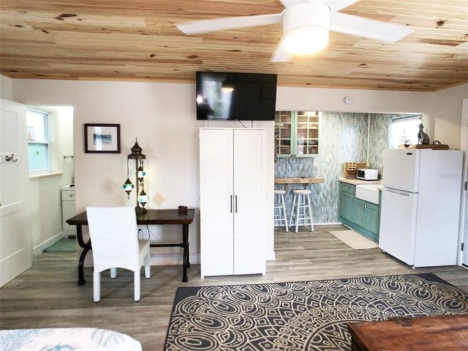 En Venta: $675,000 (2 camas, 2 baños, 800 Pies cuadrados)