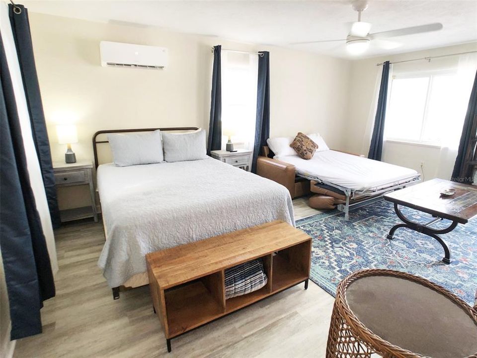 En Venta: $675,000 (2 camas, 2 baños, 800 Pies cuadrados)