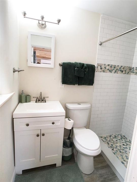 En Venta: $675,000 (2 camas, 2 baños, 800 Pies cuadrados)