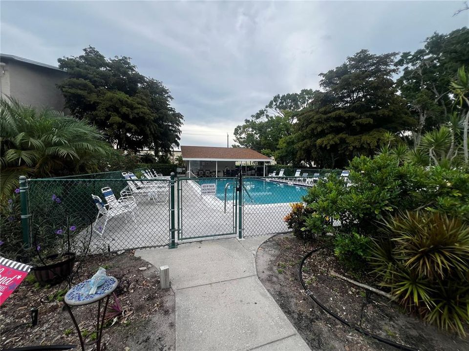 For Sale: $174,900 (2 beds, 2 baths, 978 Square Feet)
