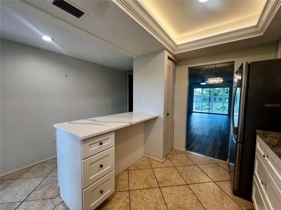 For Sale: $174,900 (2 beds, 2 baths, 978 Square Feet)