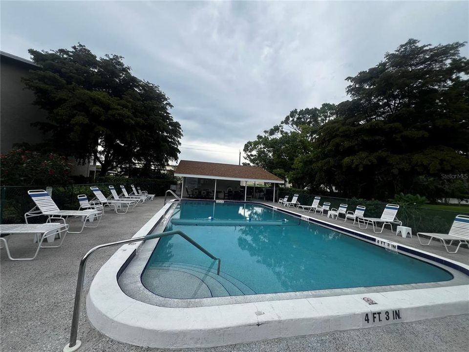 For Sale: $174,900 (2 beds, 2 baths, 978 Square Feet)