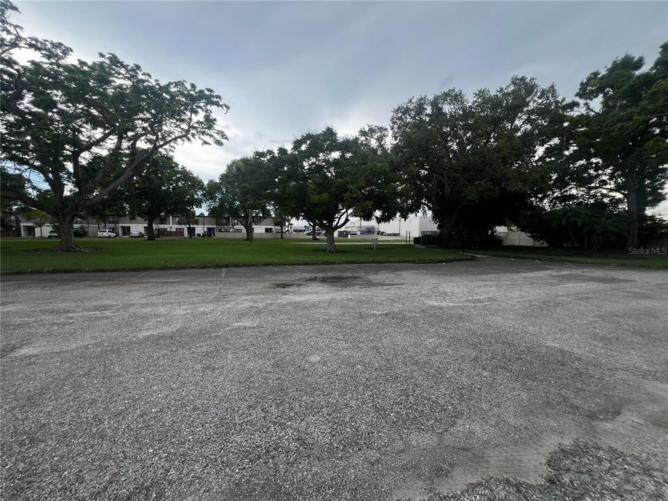 For Sale: $174,900 (2 beds, 2 baths, 978 Square Feet)