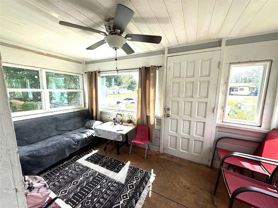 En Venta: $199,900 (2 camas, 1 baños, 895 Pies cuadrados)