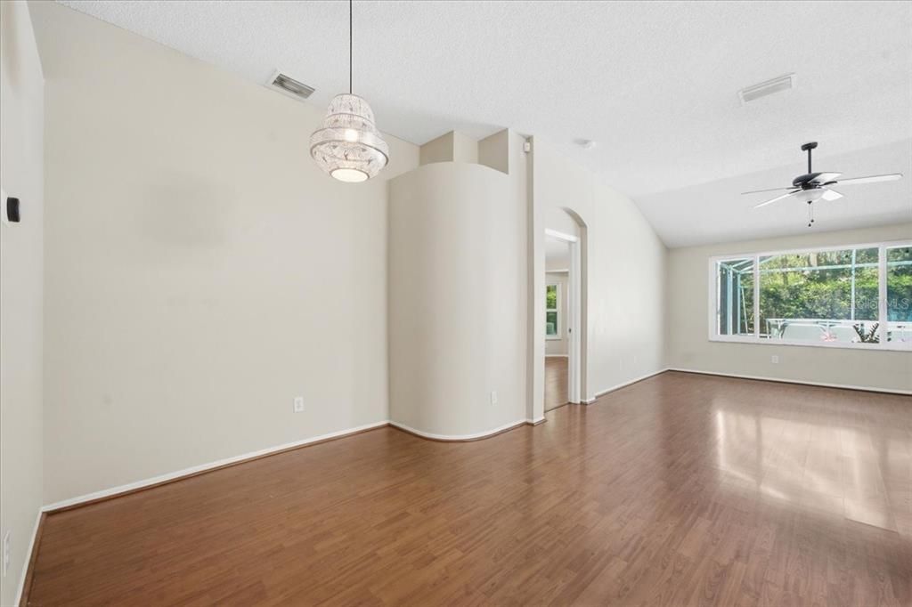 Active With Contract: $419,000 (3 beds, 2 baths, 1605 Square Feet)