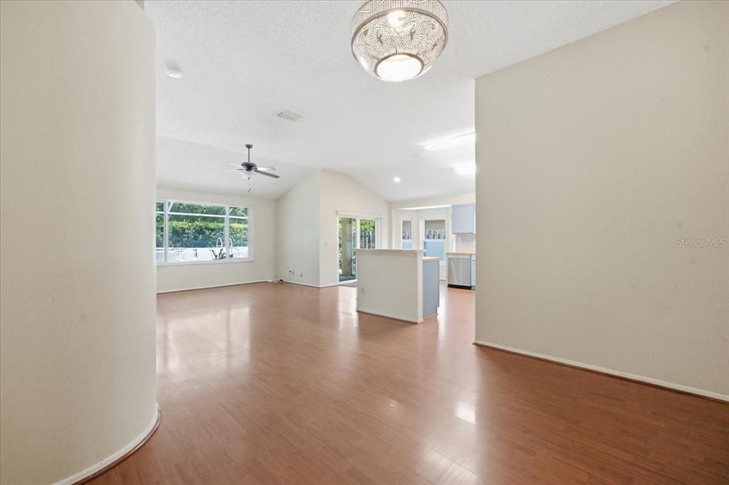 Active With Contract: $419,000 (3 beds, 2 baths, 1605 Square Feet)