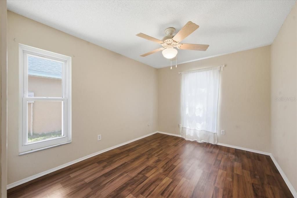 Active With Contract: $419,000 (3 beds, 2 baths, 1605 Square Feet)