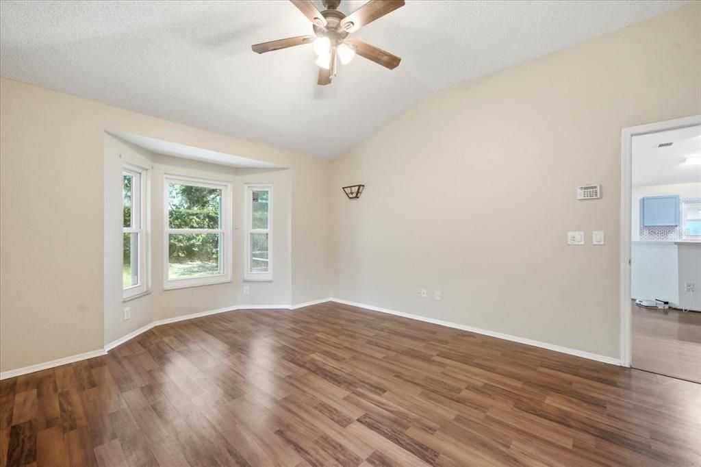 Active With Contract: $419,000 (3 beds, 2 baths, 1605 Square Feet)