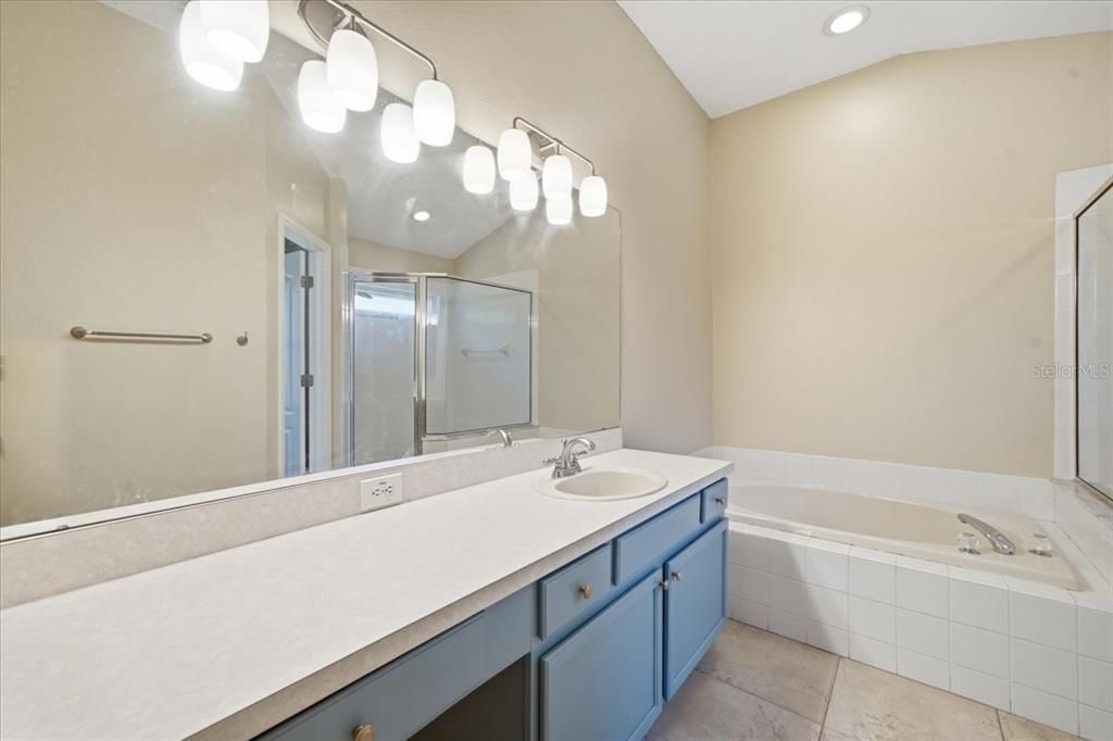 Active With Contract: $419,000 (3 beds, 2 baths, 1605 Square Feet)