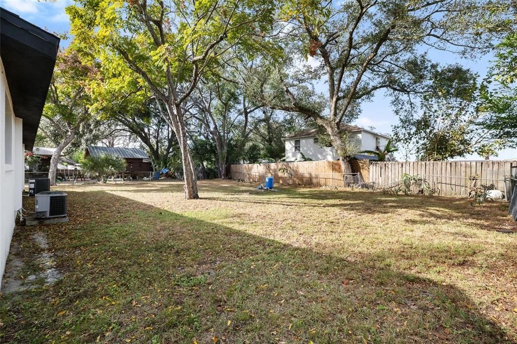 В аренду: $1,495 (2 спален, 1 ванн, 832 Квадратных фут)