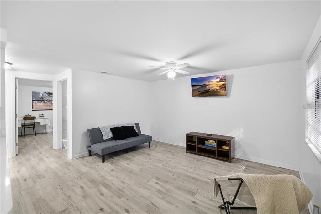В аренду: $1,495 (2 спален, 1 ванн, 832 Квадратных фут)