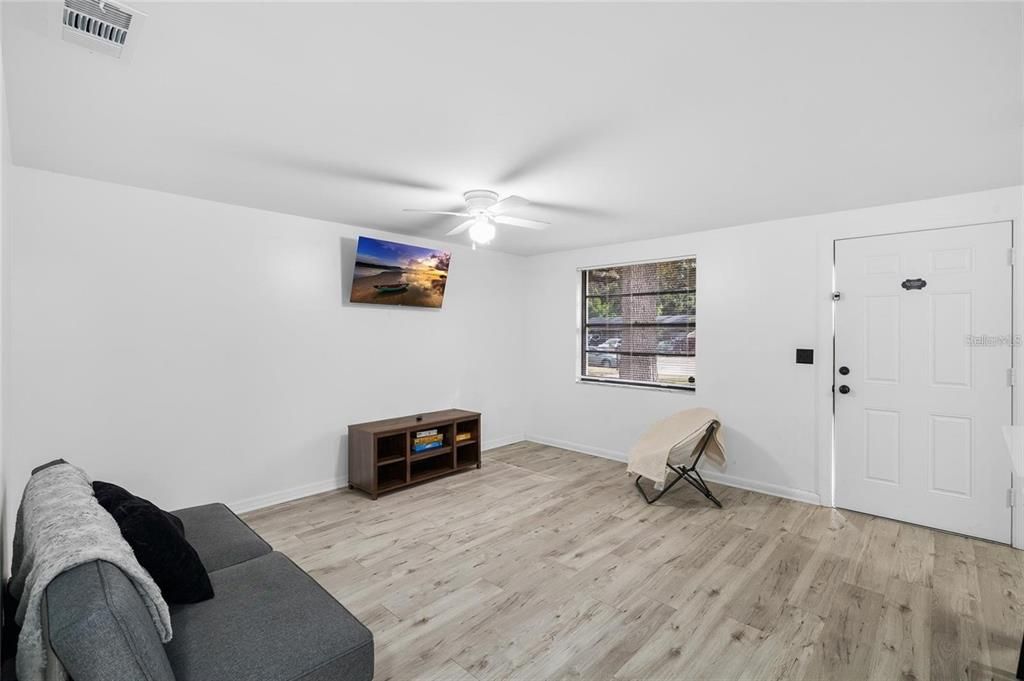 В аренду: $1,495 (2 спален, 1 ванн, 832 Квадратных фут)
