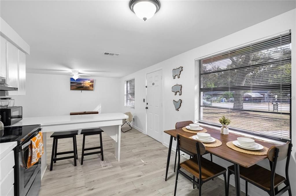 В аренду: $1,495 (2 спален, 1 ванн, 832 Квадратных фут)