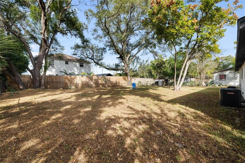 В аренду: $1,495 (2 спален, 1 ванн, 832 Квадратных фут)