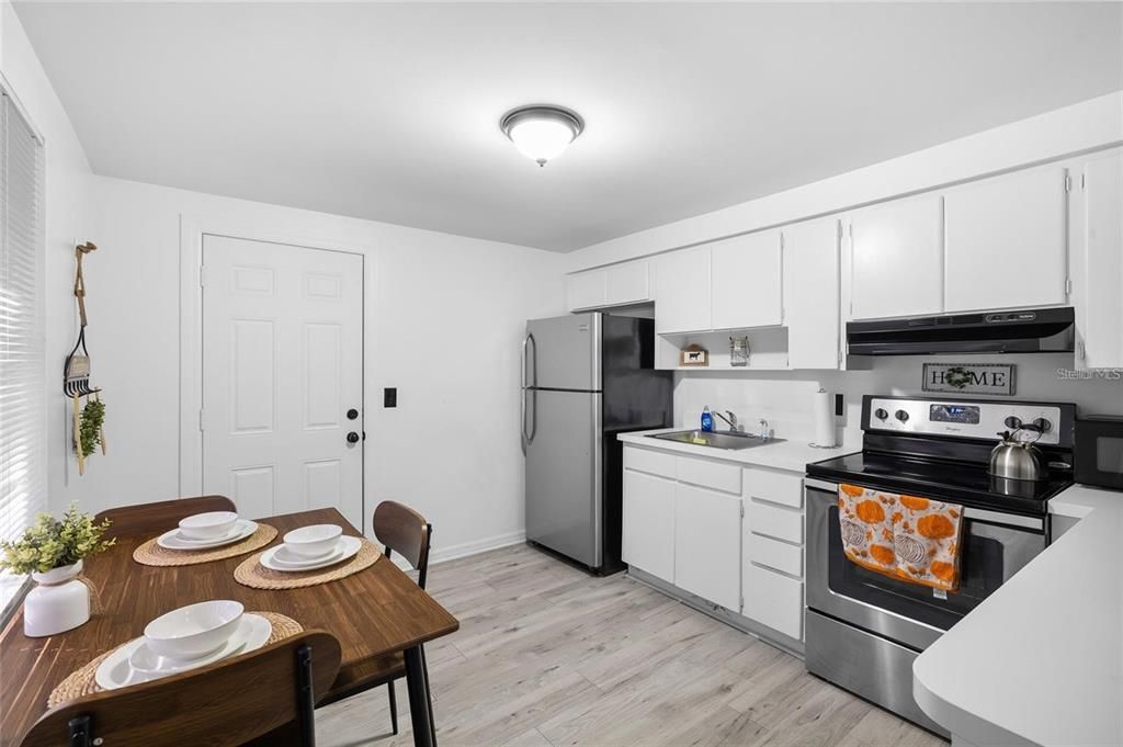 В аренду: $1,495 (2 спален, 1 ванн, 832 Квадратных фут)