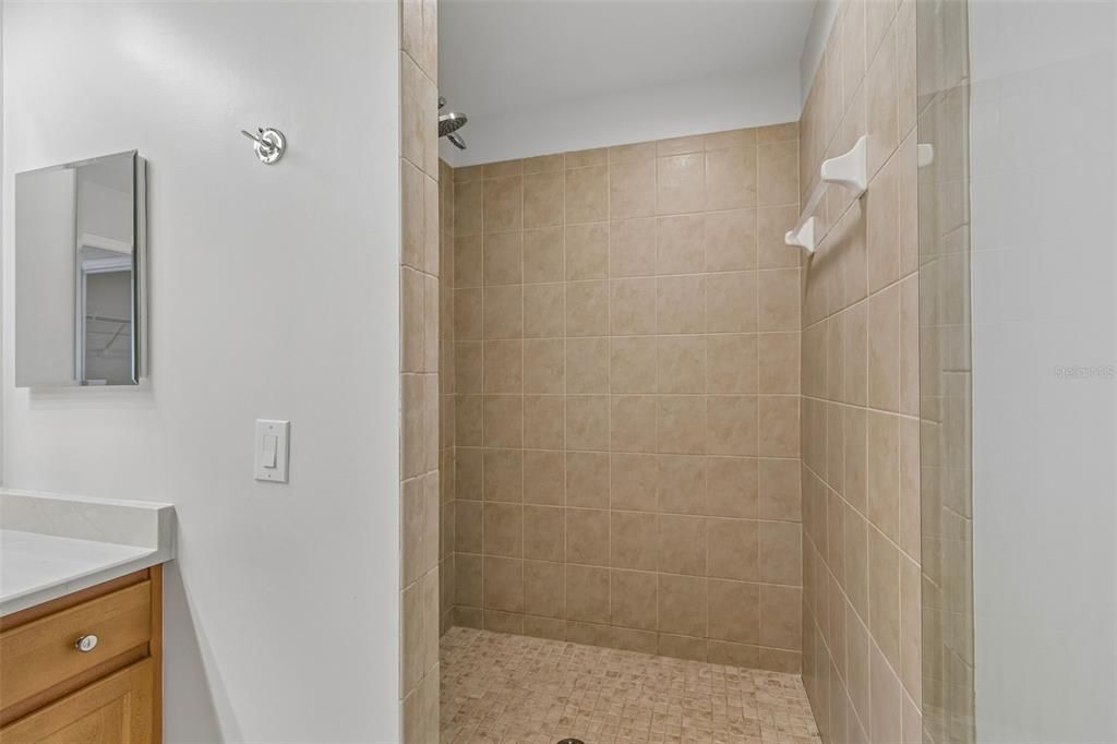 На продажу: $475,000 (3 спален, 2 ванн, 2013 Квадратных фут)