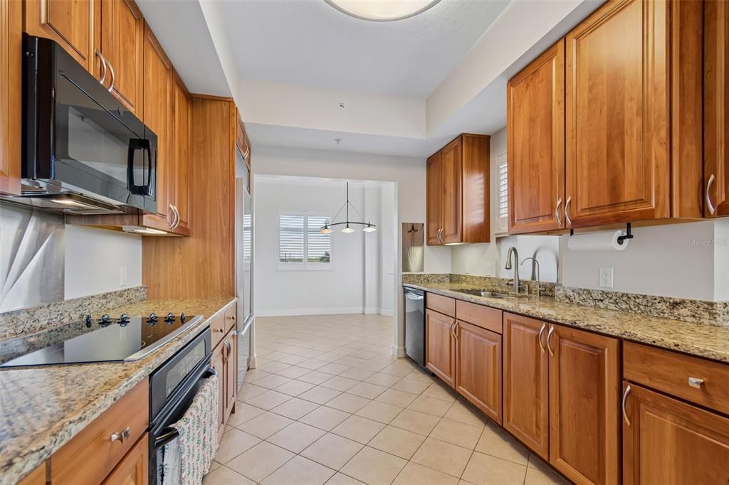 На продажу: $475,000 (3 спален, 2 ванн, 2013 Квадратных фут)