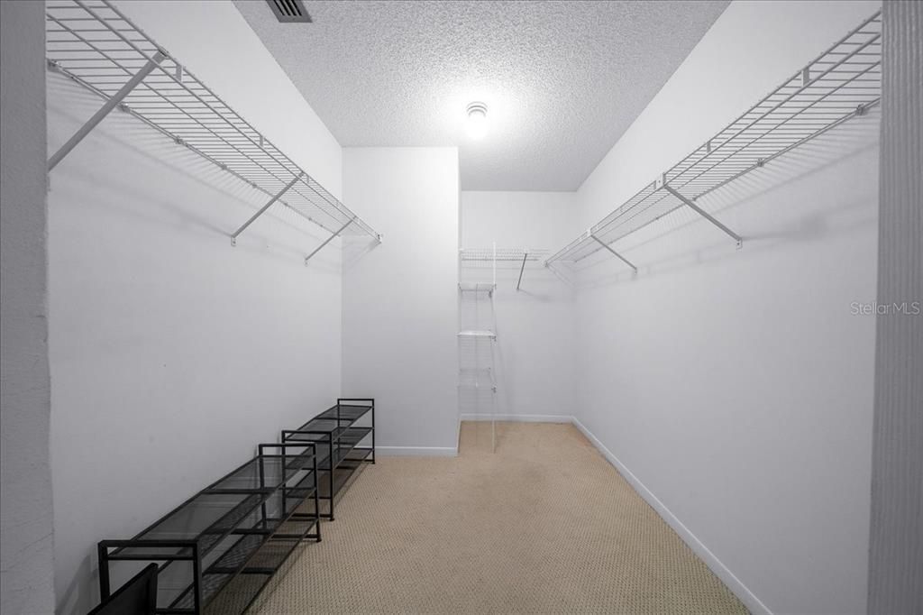 На продажу: $149,999 (2 спален, 2 ванн, 1369 Квадратных фут)