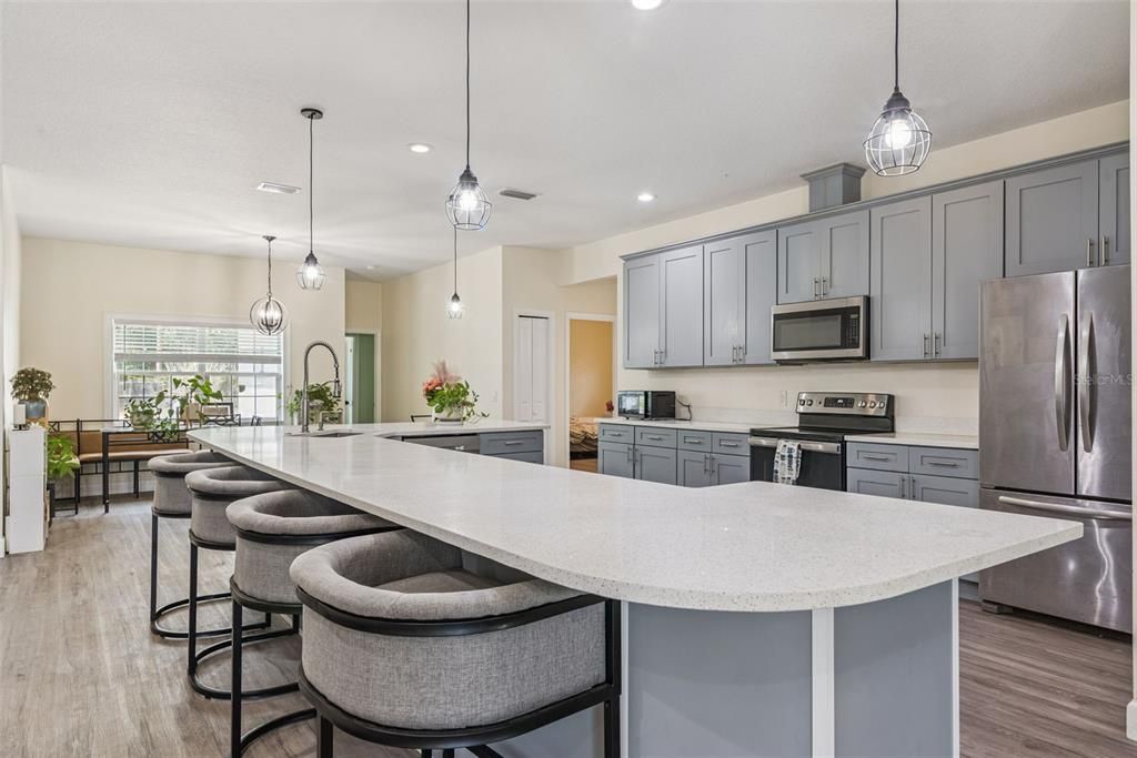 For Sale: $425,000 (5 beds, 3 baths, 2547 Square Feet)