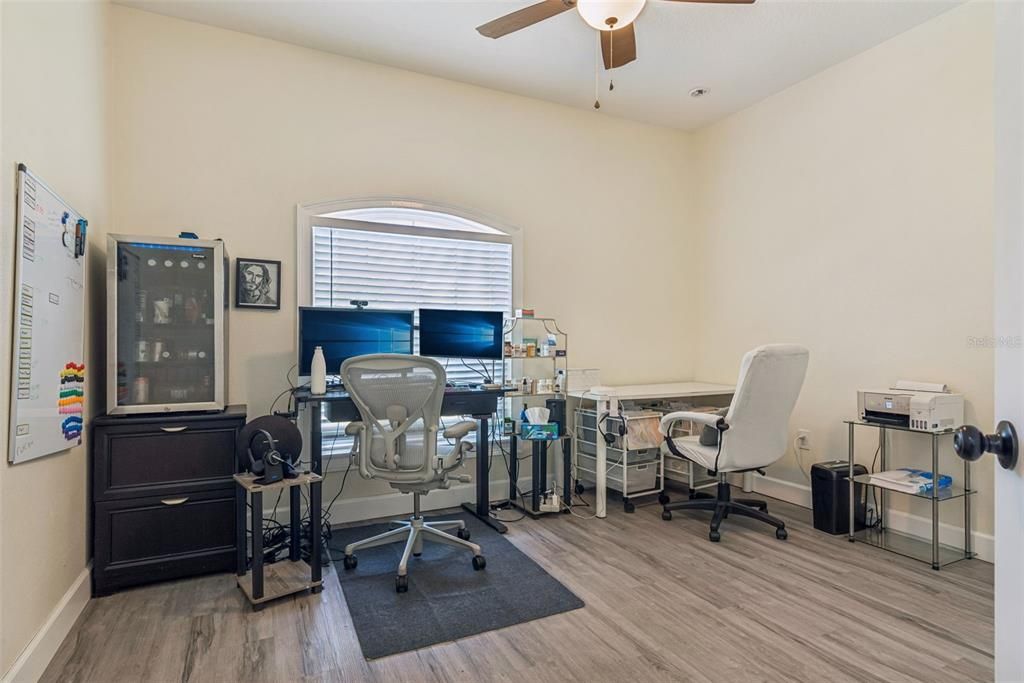For Sale: $425,000 (5 beds, 3 baths, 2547 Square Feet)