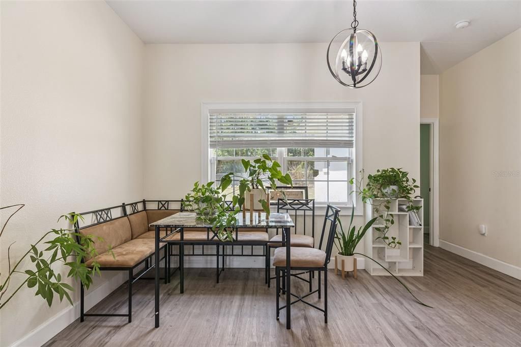 For Sale: $425,000 (5 beds, 3 baths, 2547 Square Feet)