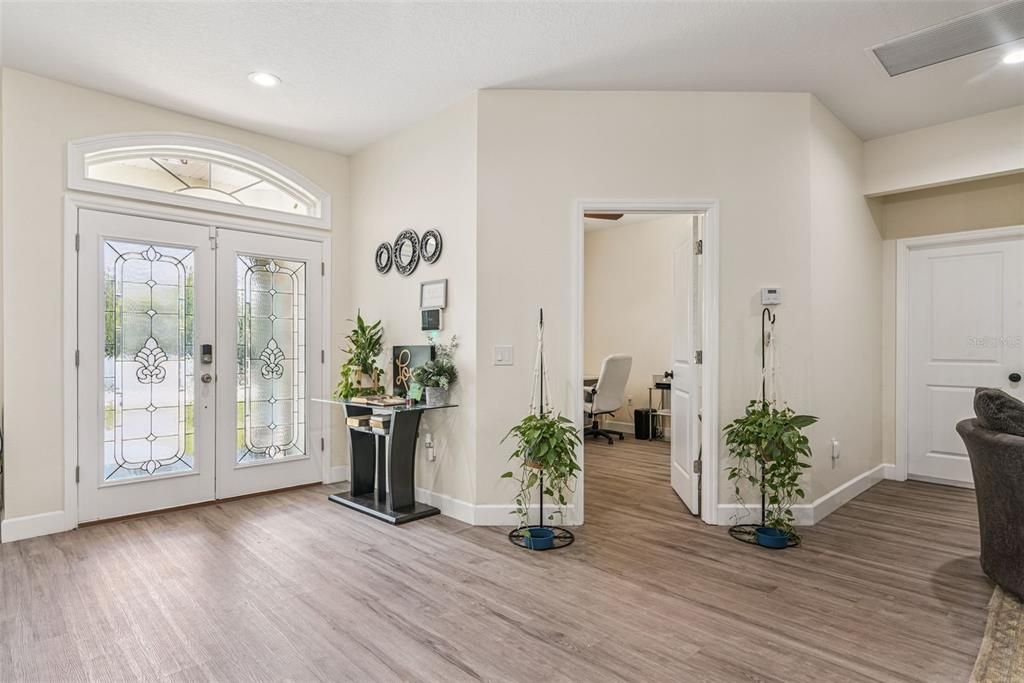 For Sale: $425,000 (5 beds, 3 baths, 2547 Square Feet)
