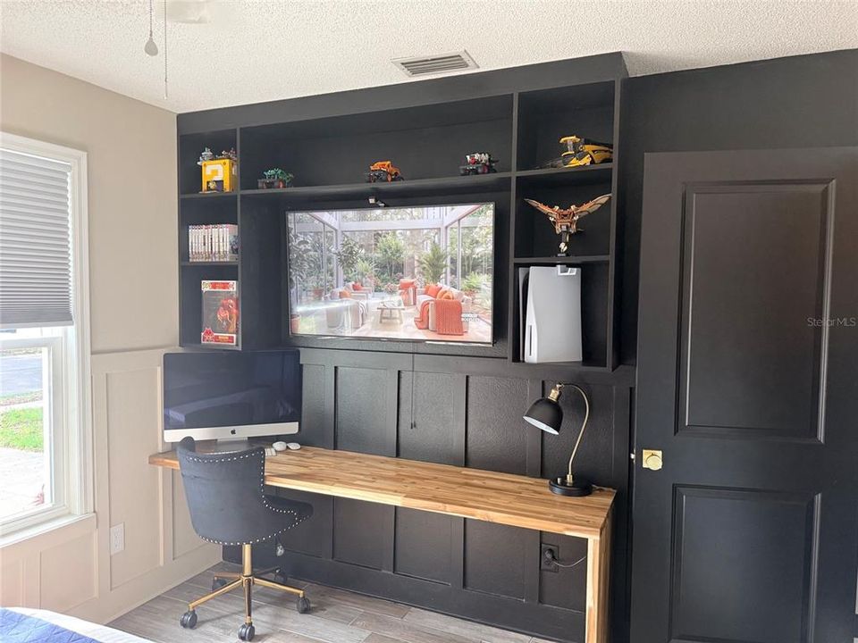 For Sale: $234,900 (3 beds, 2 baths, 1287 Square Feet)