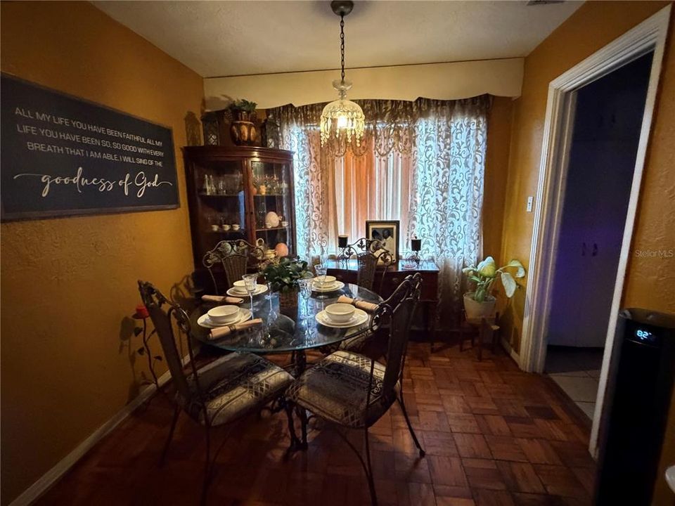 На продажу: $260,000 (3 спален, 1 ванн, 1325 Квадратных фут)