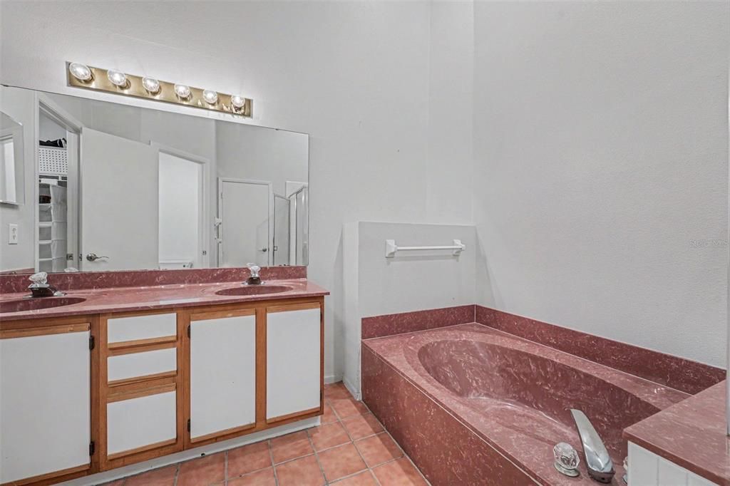 На продажу: $420,000 (4 спален, 2 ванн, 1932 Квадратных фут)
