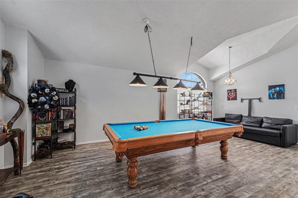 На продажу: $420,000 (4 спален, 2 ванн, 1932 Квадратных фут)