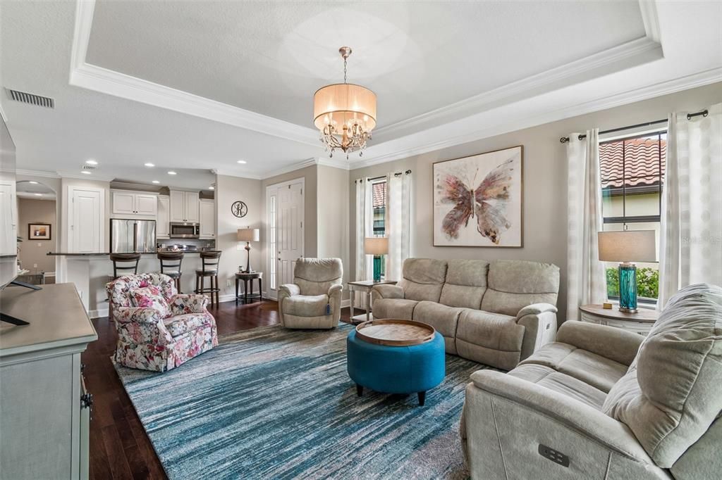На продажу: $599,999 (3 спален, 2 ванн, 1931 Квадратных фут)