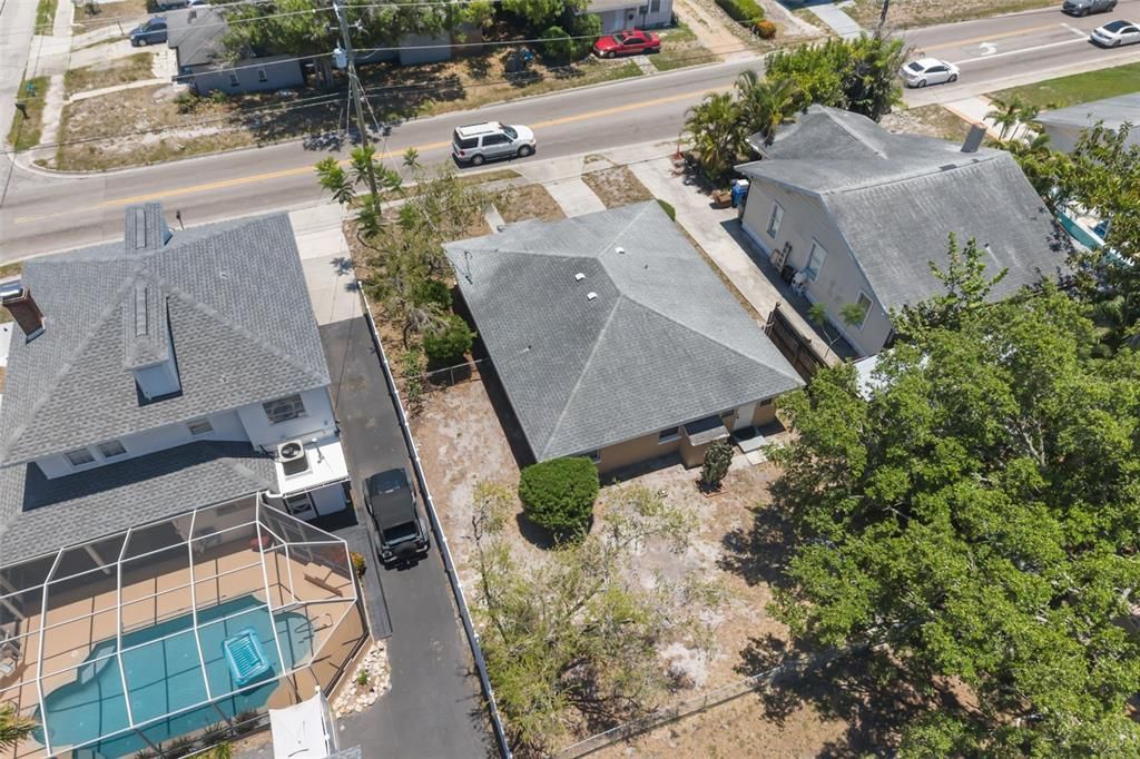 For Sale: $339,900 (2 beds, 1 baths, 1218 Square Feet)