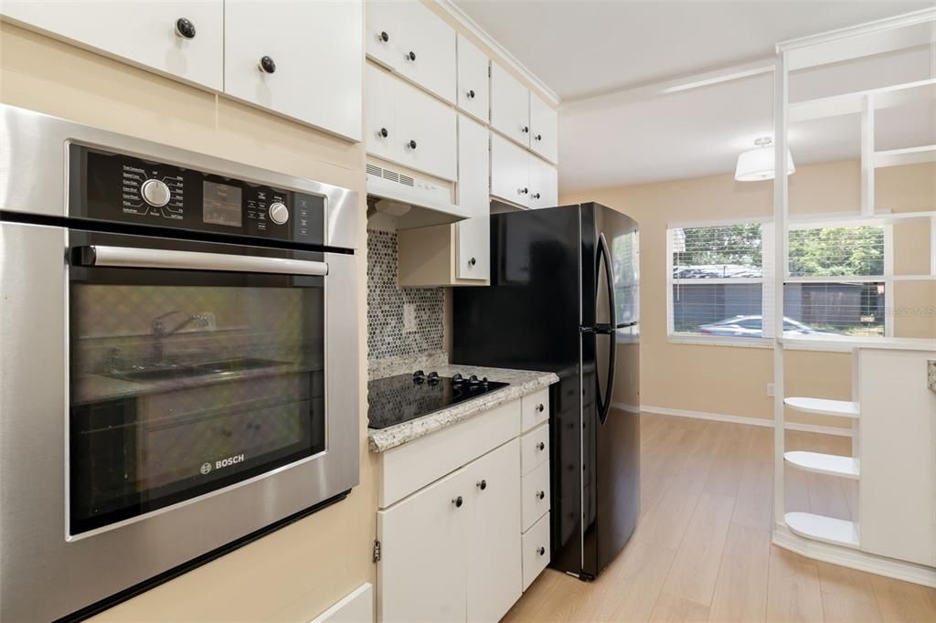 For Sale: $339,900 (2 beds, 1 baths, 1218 Square Feet)