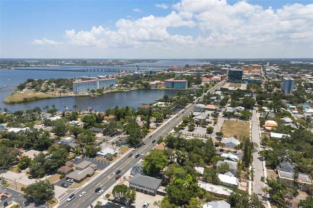 For Sale: $339,900 (2 beds, 1 baths, 1218 Square Feet)