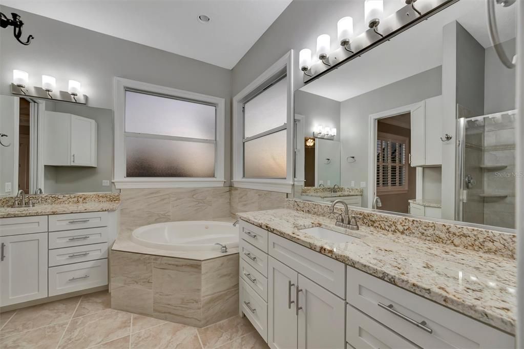 For Sale: $675,000 (5 beds, 3 baths, 2816 Square Feet)