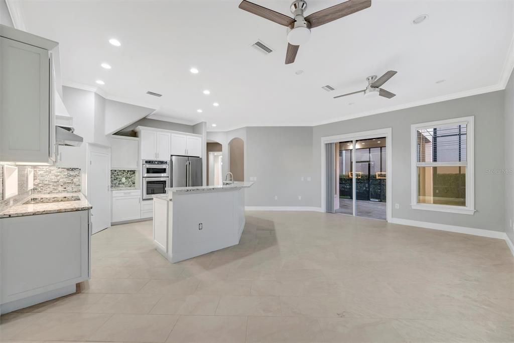 For Sale: $675,000 (5 beds, 3 baths, 2816 Square Feet)