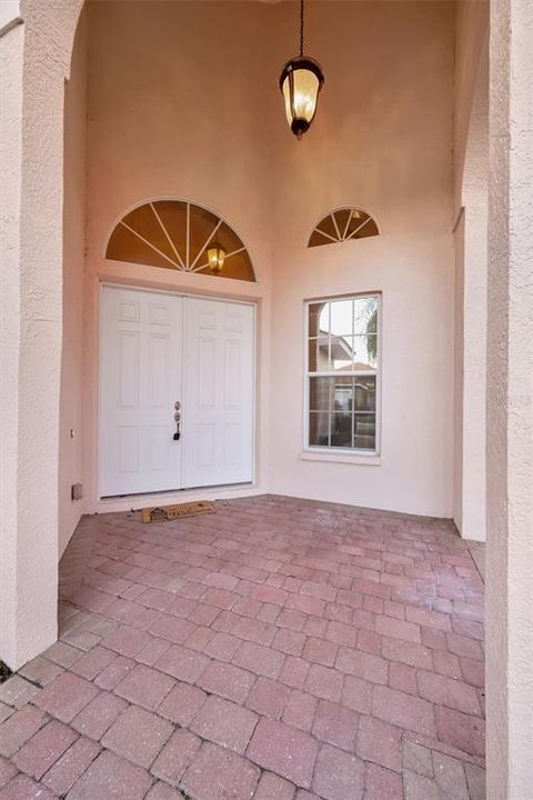 For Sale: $675,000 (5 beds, 3 baths, 2816 Square Feet)