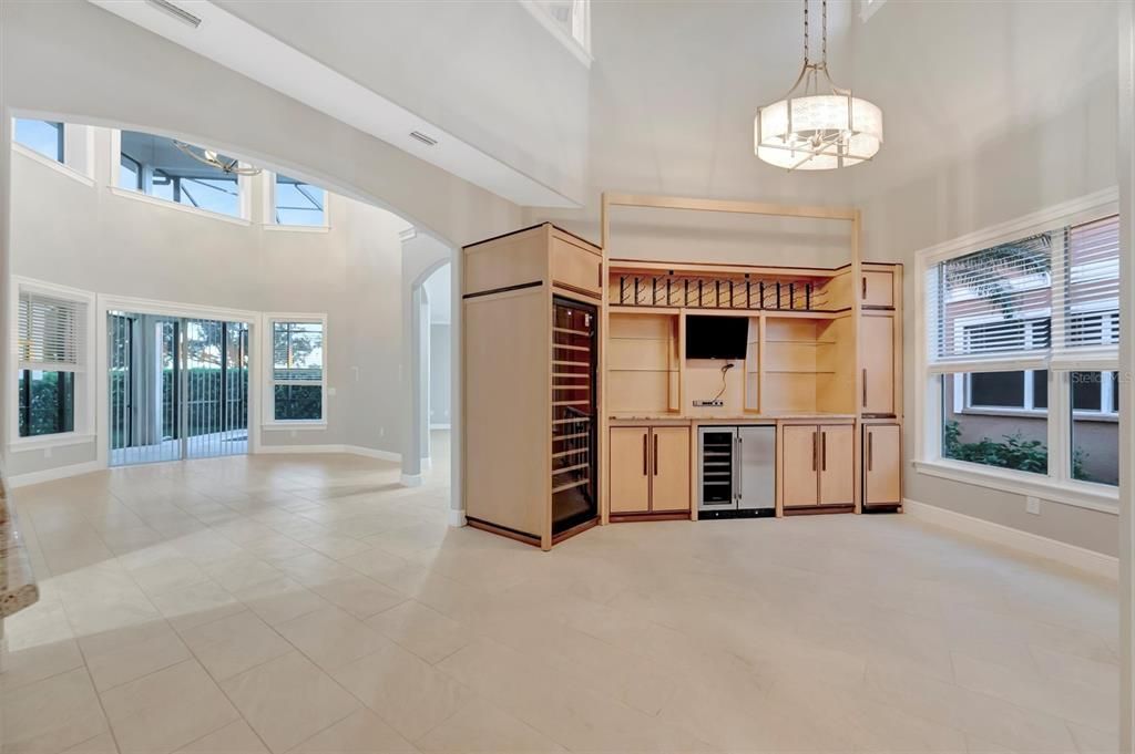 For Sale: $675,000 (5 beds, 3 baths, 2816 Square Feet)